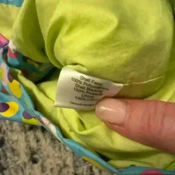 Adorable polkadot rain jacket - Picture 7 of 11